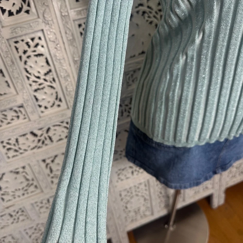 Y2K Lifestyle Sandra King Silk Blend Light Blue Ribbed Shimmer‎ Frilly Sweater